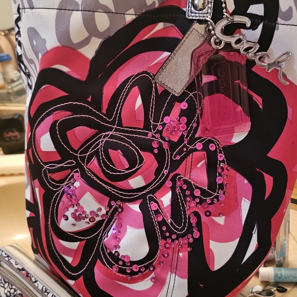 COACH "POPPY" LRG  BAG/WALLET - Picture 2 of 11